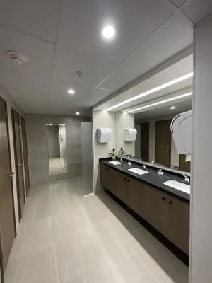 Habilitación eléctrica baños corporativos